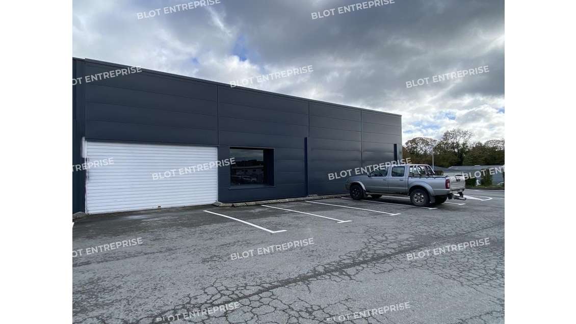 A louer local 195m² zone des Alleux à Taden