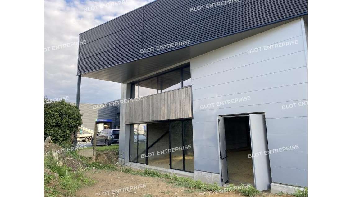 A louer local d'activités 250m² à Dinan Taden