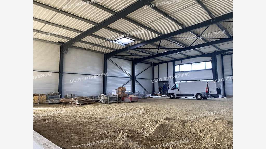 A louer local d'activités 250m² à Dinan Taden