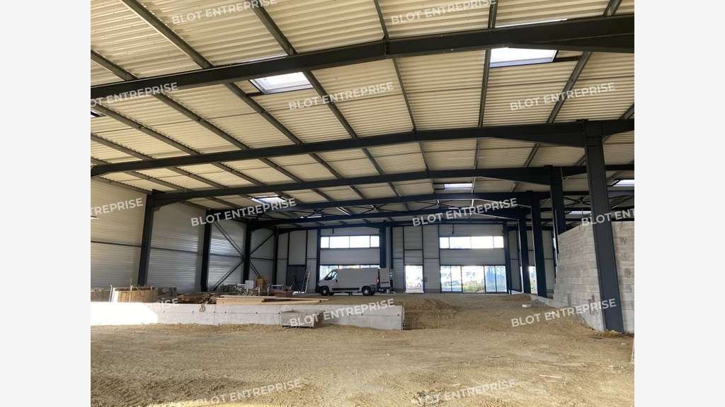 A louer local d'activités 1433m² sur Dinan à Taden