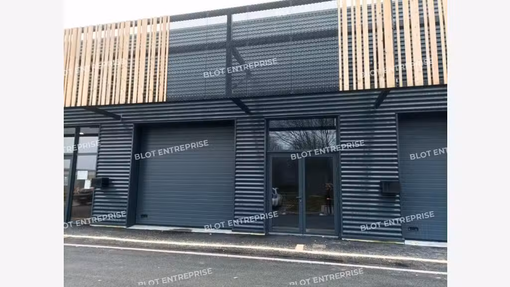 À LOUER - LOCAL D'ACTIVITES - 140 m² - TADEN