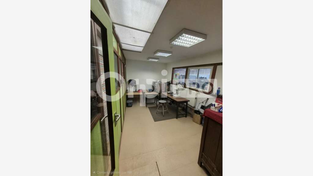 Local d'activité 195m² à louer à 3mn de Reims