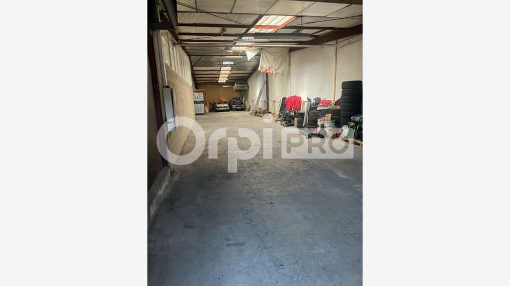 Local d'activité 195m² à louer à 3mn de Reims