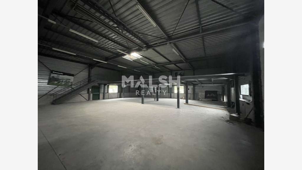 Bâtiment récent 645m² à louer à Taluyers