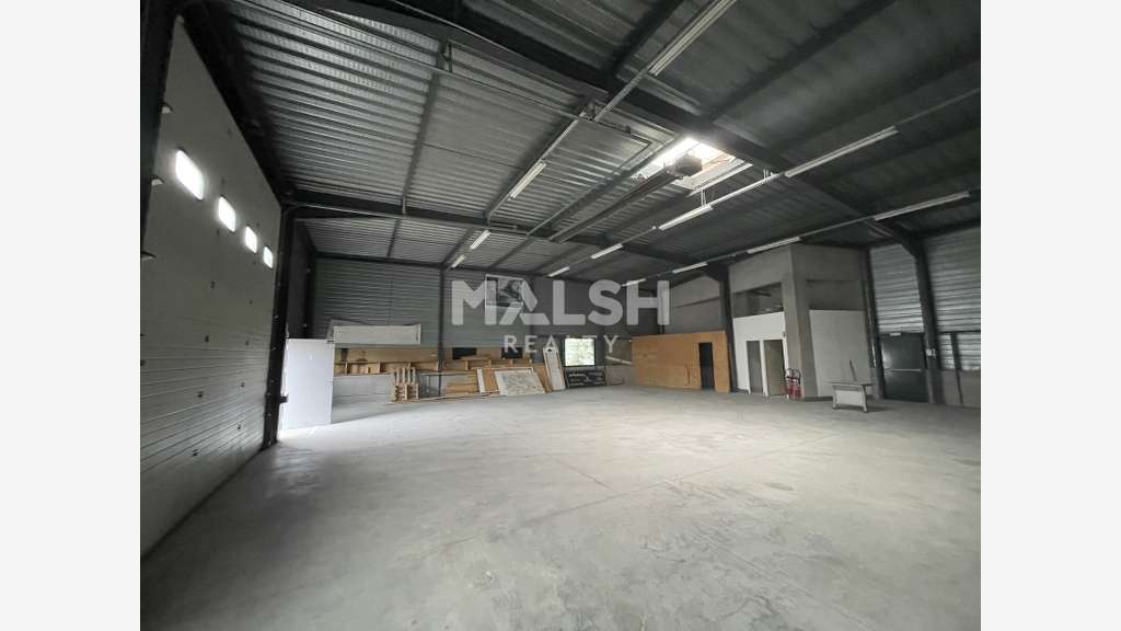 Bâtiment récent 645m² à louer à Taluyers