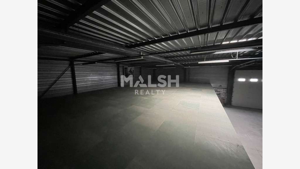 Bâtiment récent 645m² à louer à Taluyers