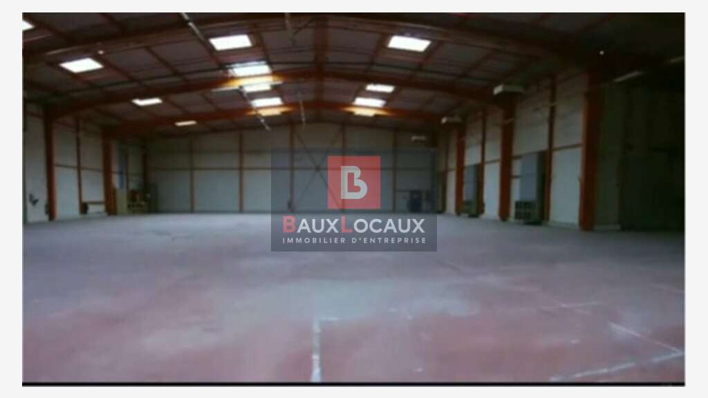 Location entrepôt 3380m² à Tarascon ZI Roubian