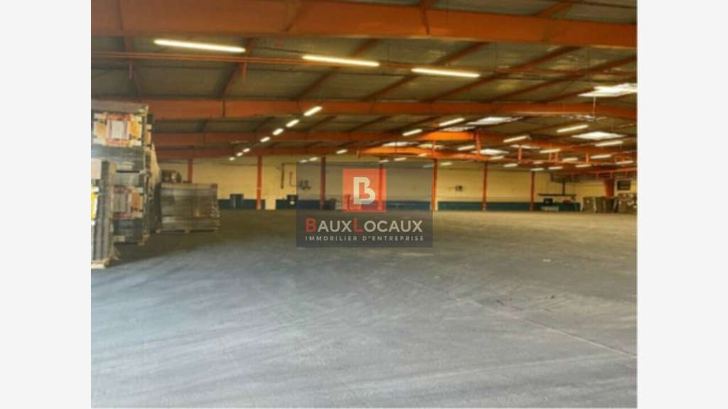 Location entrepôt 3380m² à Tarascon ZI Roubian