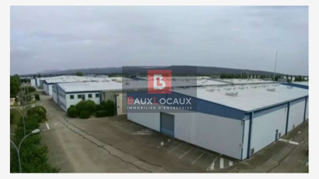 Location entrepôt 3380m² à Tarascon ZI Roubian