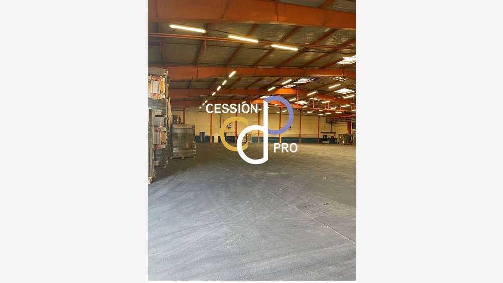 Local d'activité ou stockage 3380m² à Tarascon