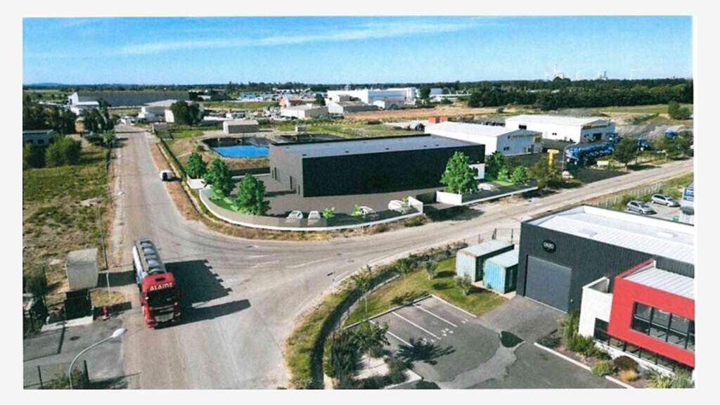 Local 991m² à louer à Tarascon Zone du Roubian