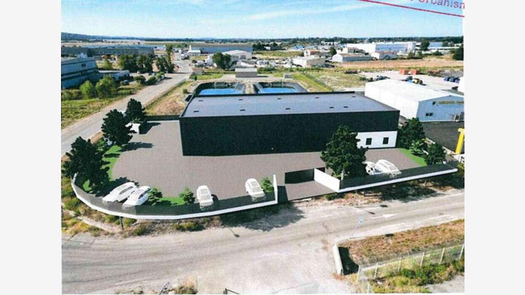 Local 991m² à louer à Tarascon Zone du Roubian