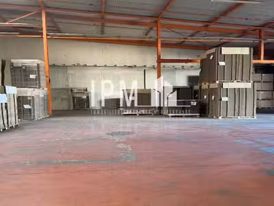 Local d'activités à louer 3685m² à Tarascon 13150