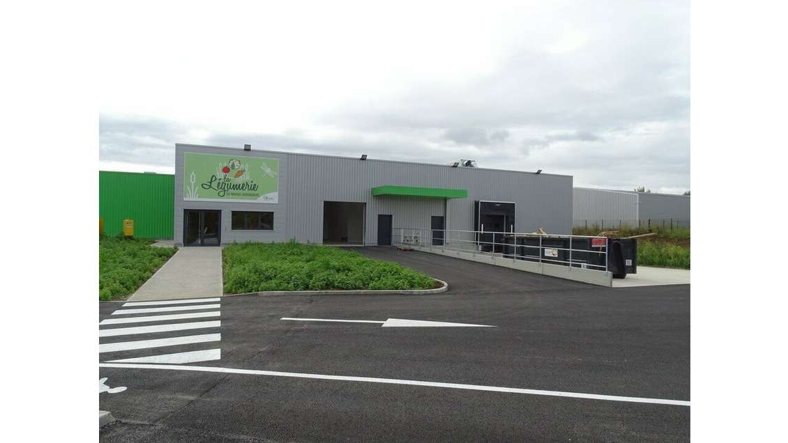 A louer local d'activités 1145m² à Tatinghem 