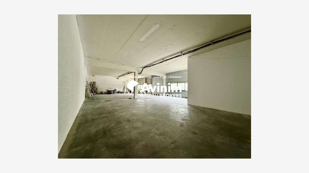 A louer entrepôt 920m² à Taverny rue Pecqueur