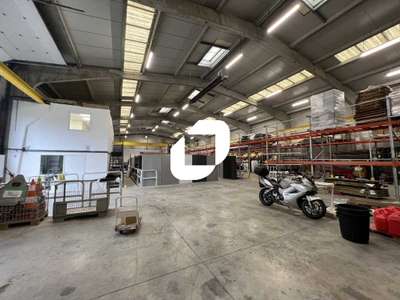  vous propose à la location, des locaux d'