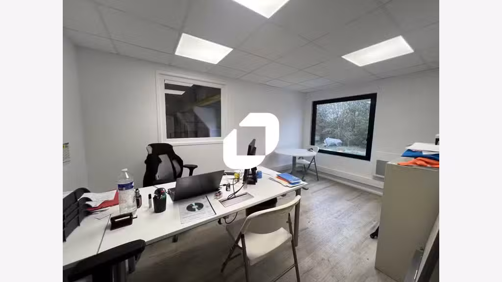 BATIMENT INDEPENDANT - RARE SUR LE SECTEUR