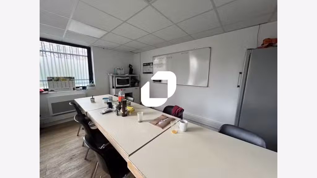 BATIMENT INDEPENDANT - RARE SUR LE SECTEUR