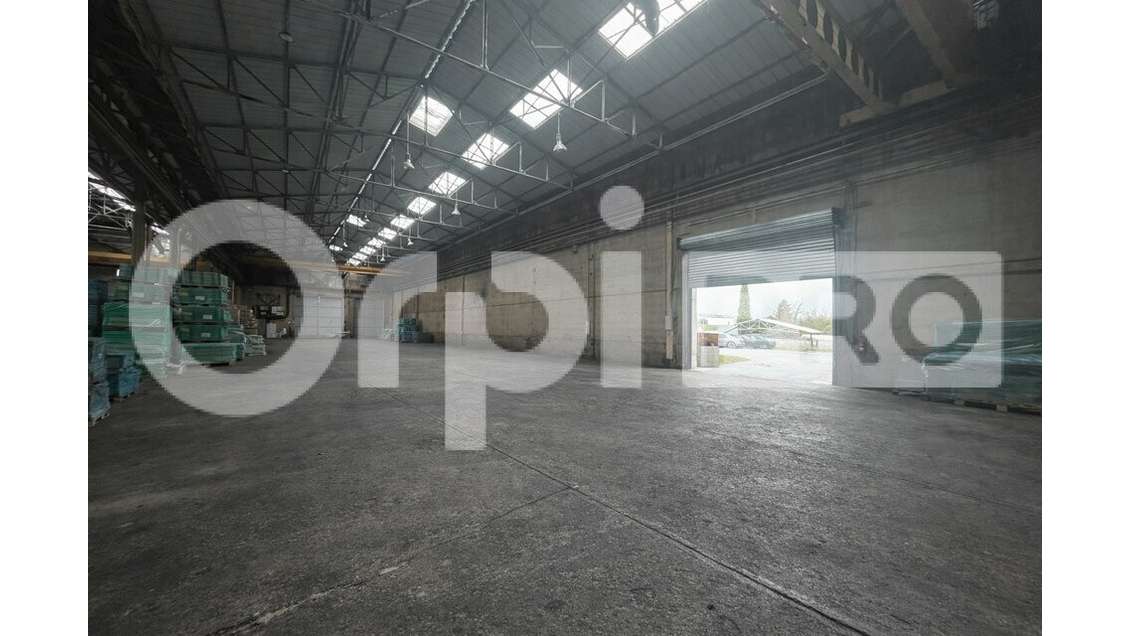 A louer local d'activité de 474m² à Ternay