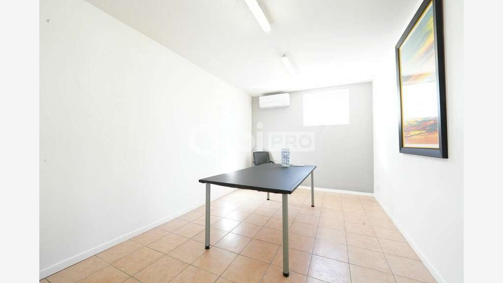 Local d'activité 382m² à louer à Ternay
