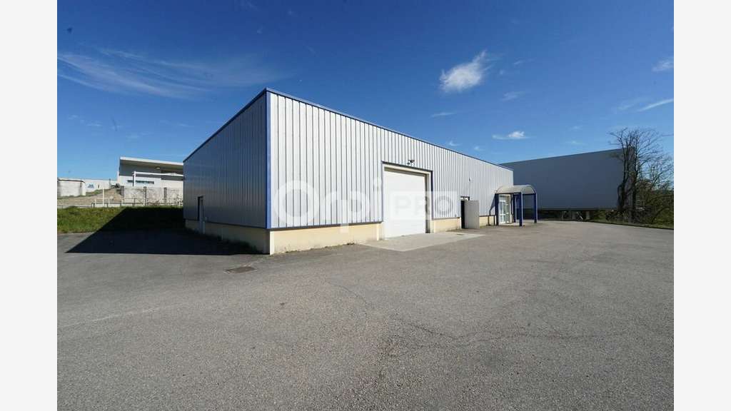 Local d'activité 382m² à louer à Ternay