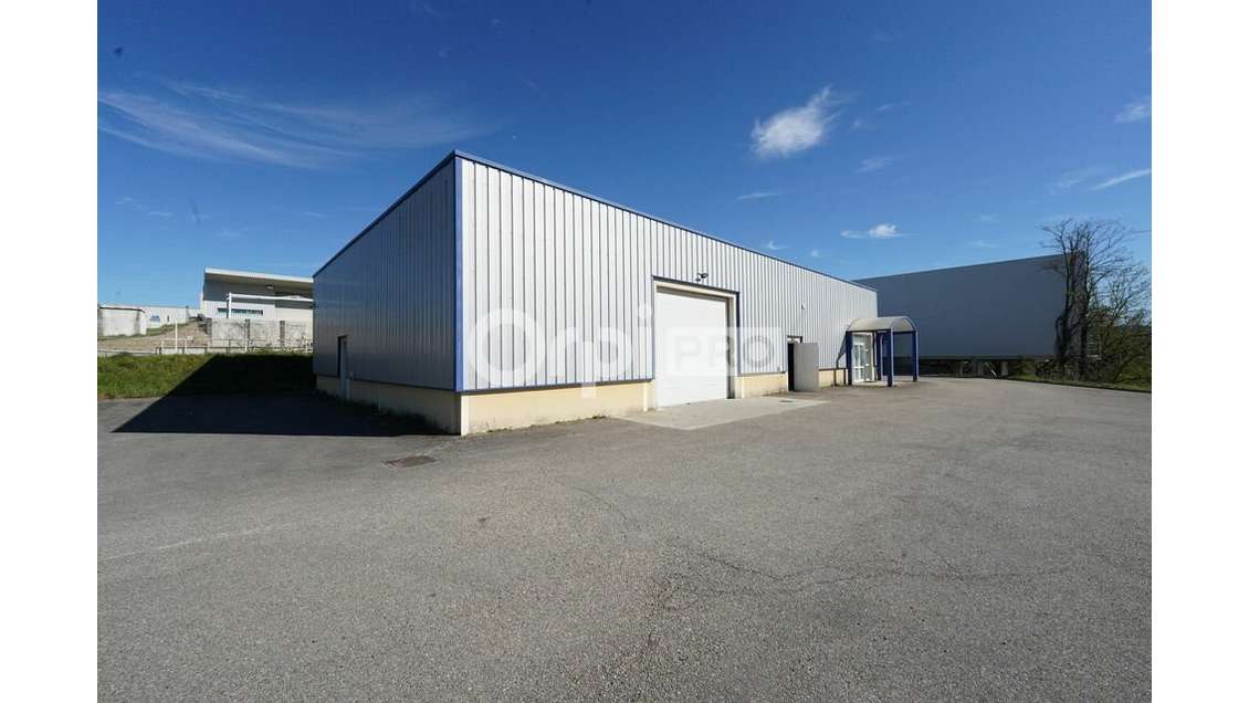 Local d'activité 382m² à louer à Ternay