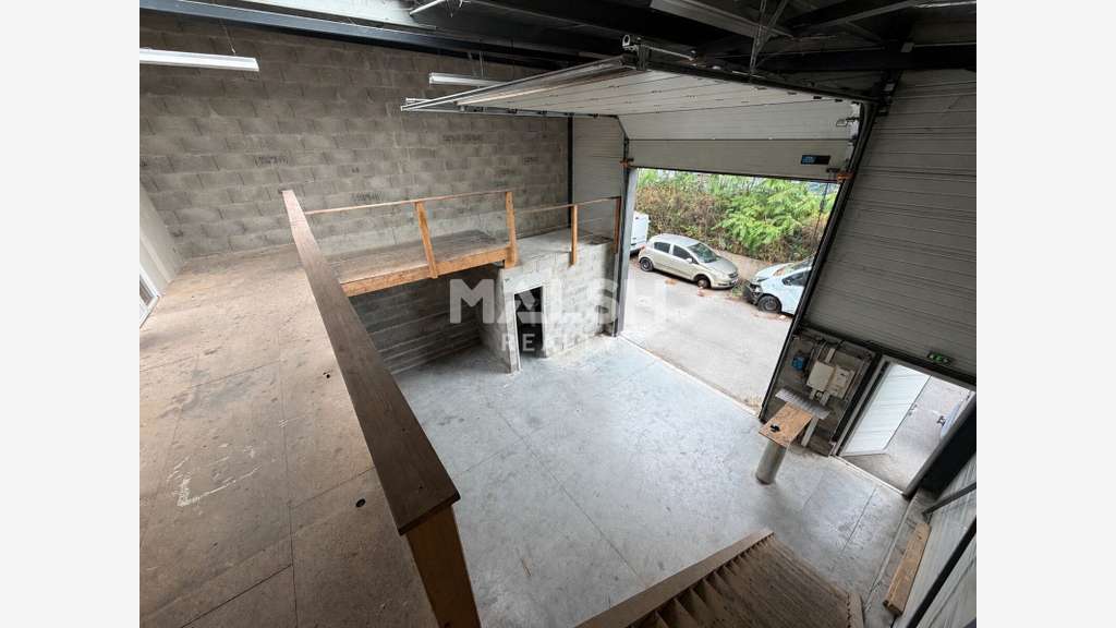 A louer local d'activités de 150m² en ZAC à Ternay