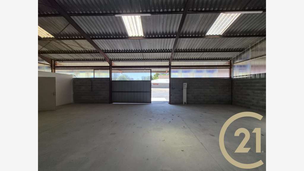 A louer local stockage 200m² accès facile Terssac