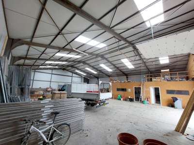 A louer local d’activité 486m² à Vannes Est