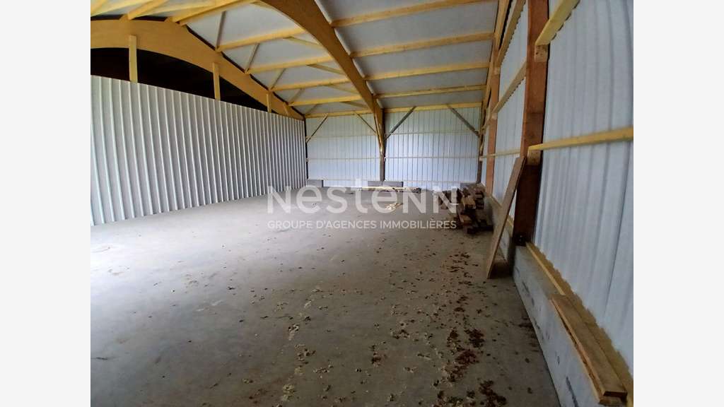 Entrepôt neuf 150m² à louer à Theix-Noyalo 
