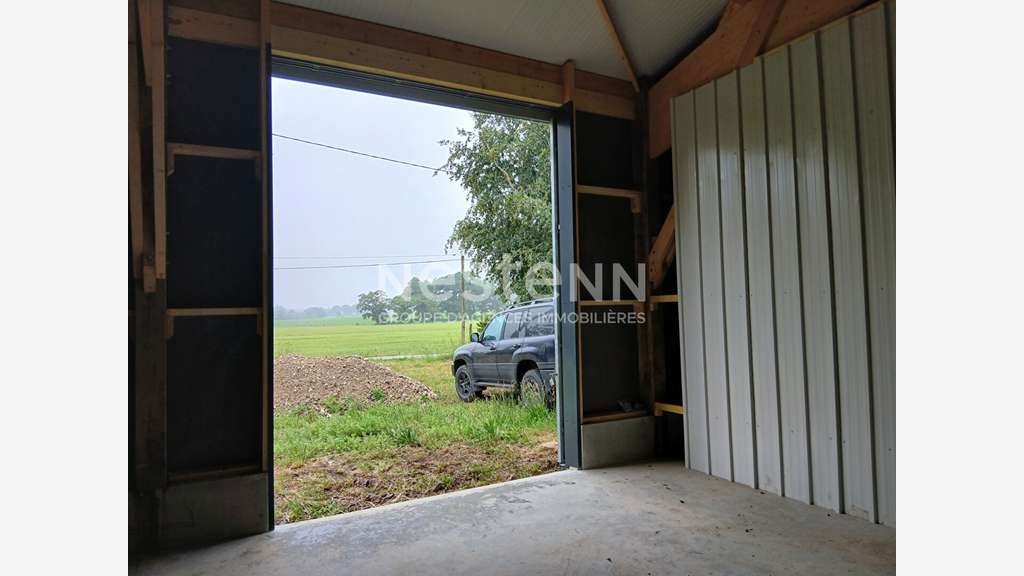 Entrepôt neuf 150m² à louer à Theix-Noyalo 