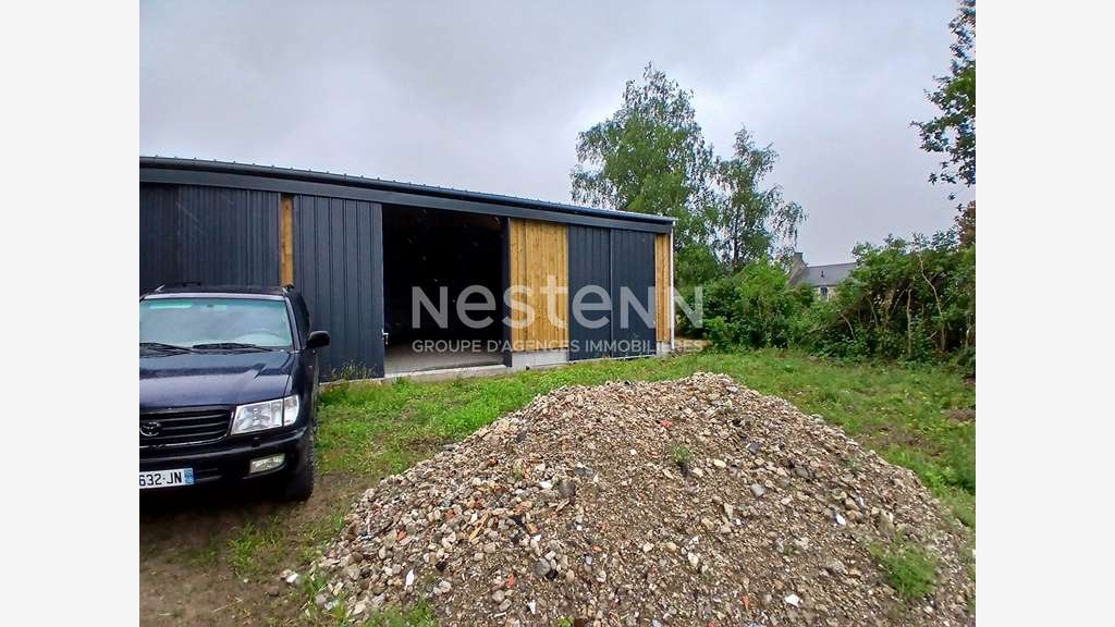 Entrepôt neuf 150m² à louer à Theix-Noyalo 