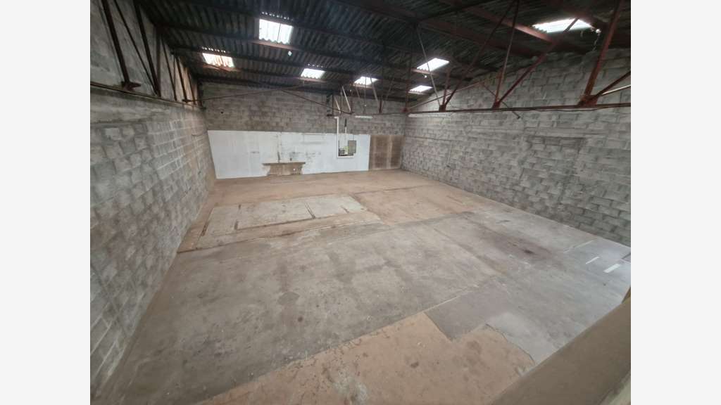 Local d'activité 290m² à louer sur Vannes Est