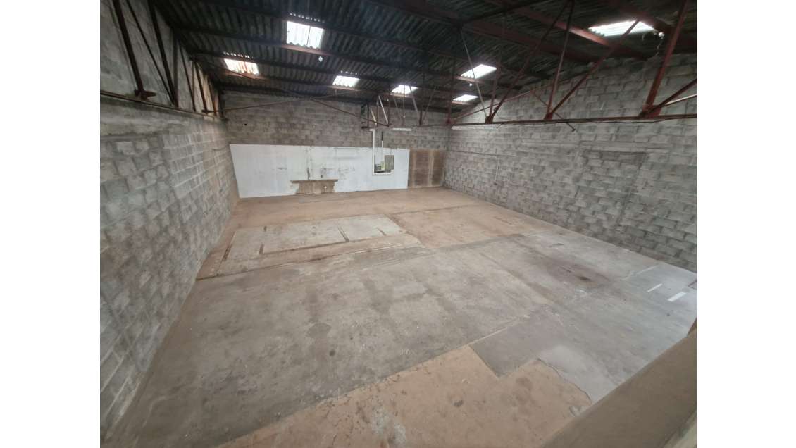 Local d'activité 290m² à louer sur Vannes Est