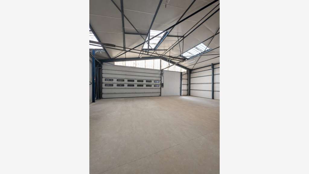 A louer local d'activité 200m² Vannes Est