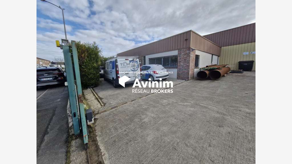 A louer local activité 700m² à Thorigny-sur-Marne
