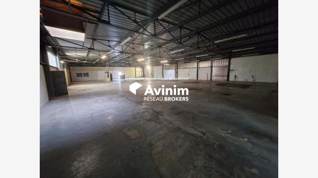 A louer bâtiment 1146m² Thorigny-sur-Marne A104/A4