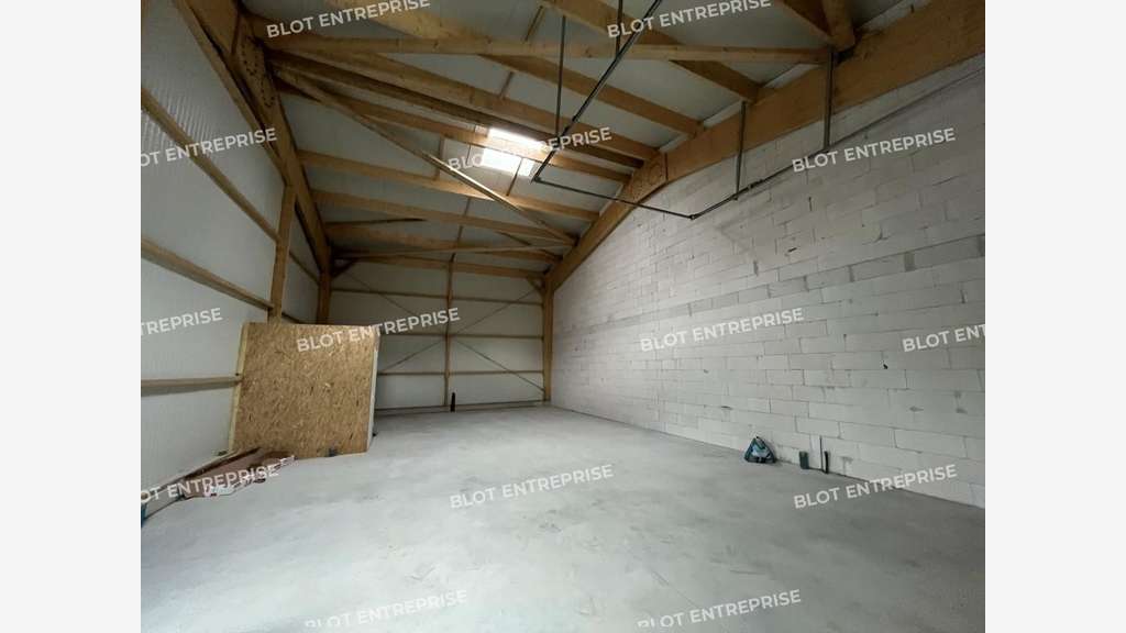 A louer locaux d'activités 175m² Thouaré-sur-Loire