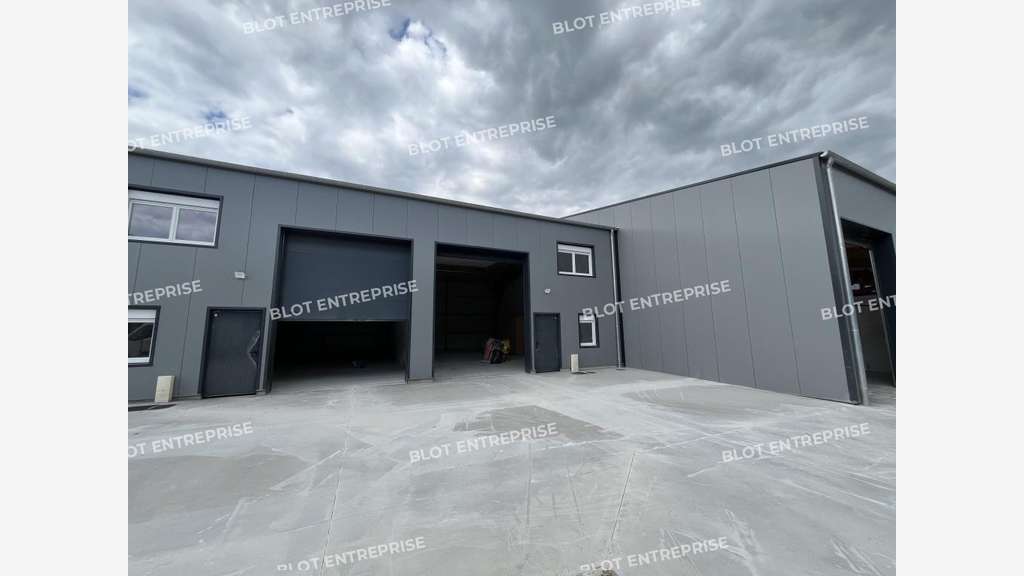 A louer locaux d'activités 175m² Thouaré-sur-Loire