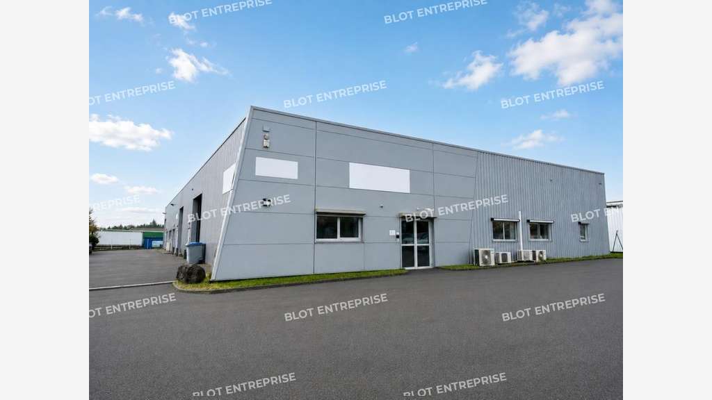 A louer locaux d'activités 456m² Thouaré-sur-Loire