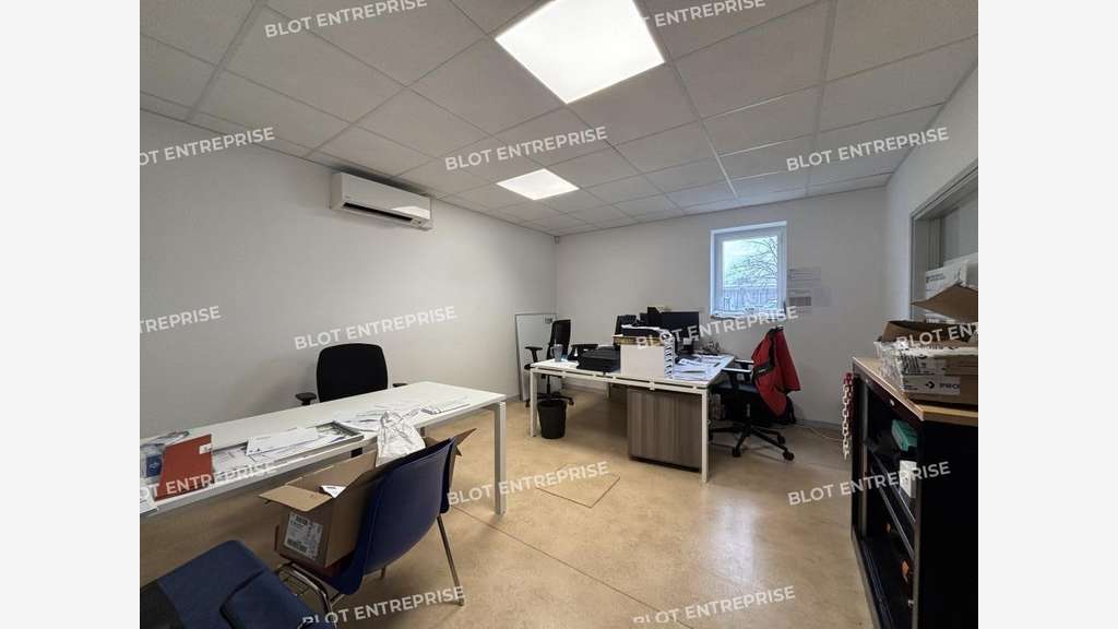 A louer locaux d'activités 456m² Thouaré-sur-Loire