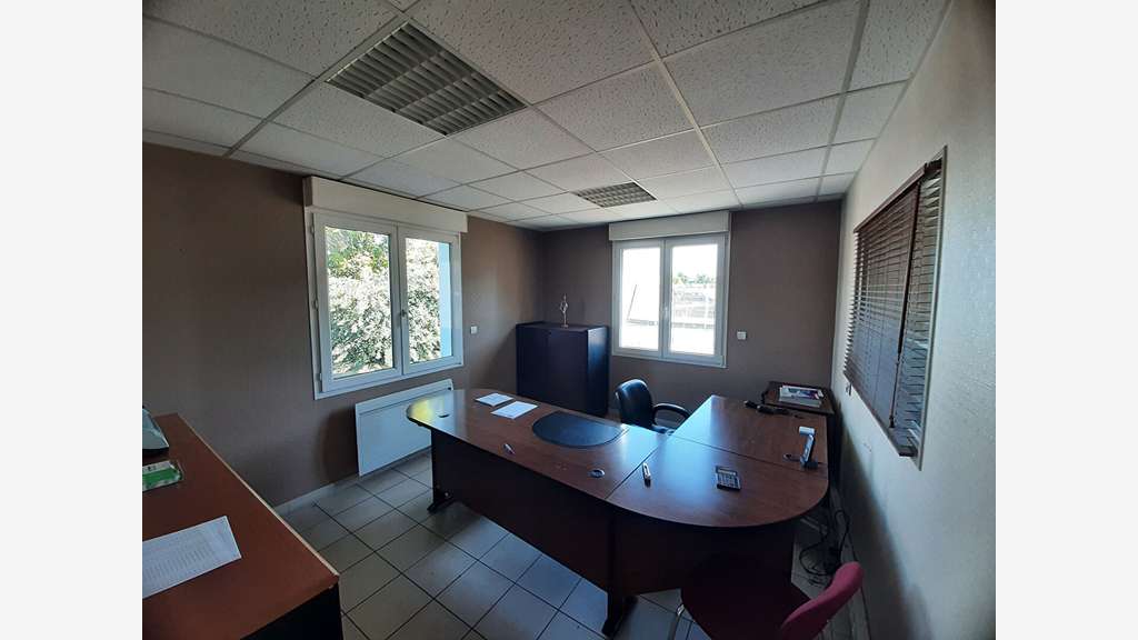 A louer local d'activité 635m² à Nantes Est