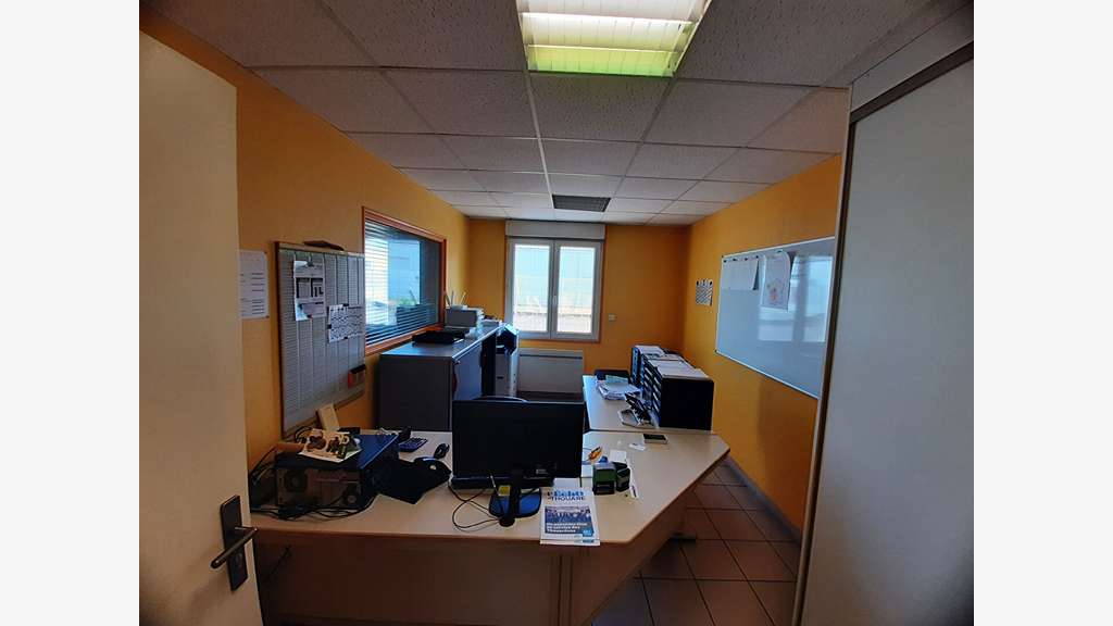 A louer local d'activité 635m² à Nantes Est