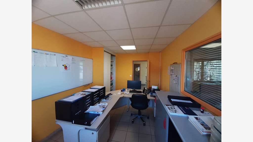 A louer local d'activité 635m² à Nantes Est