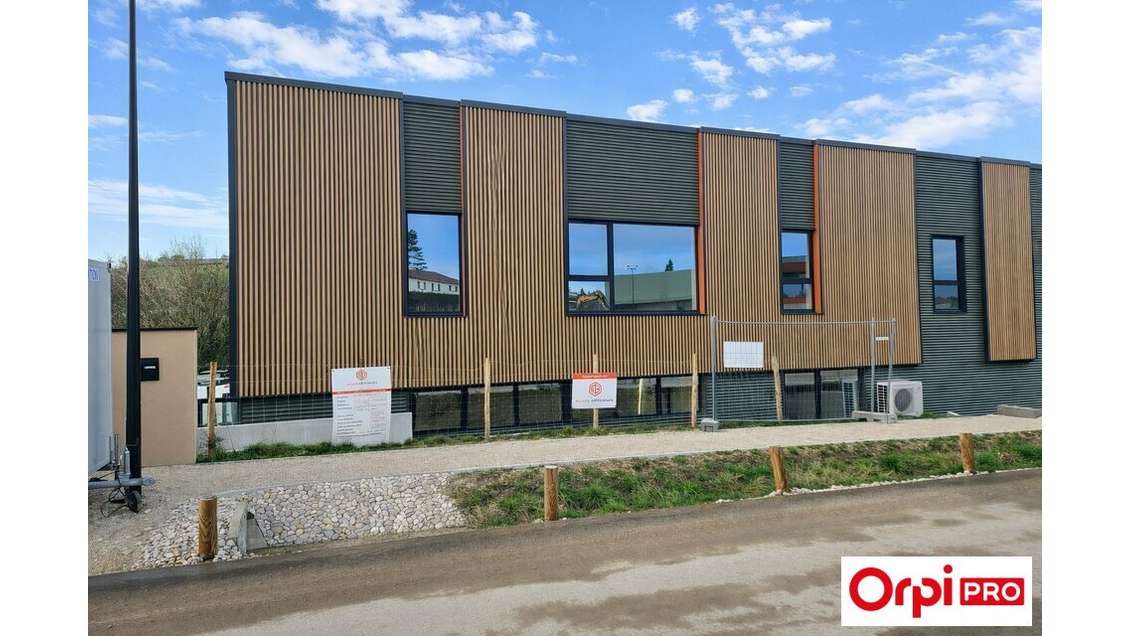 À louer local d'activité 293m² ZA de Thurins