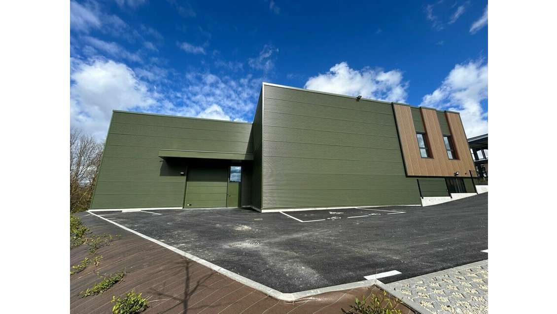 À louer local d'activité 293m² ZA de Thurins