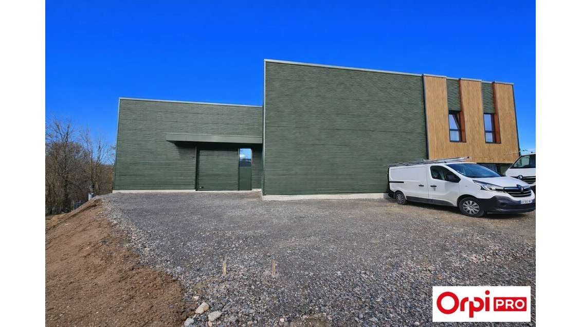 À louer local d'activité 293m² ZA de Thurins