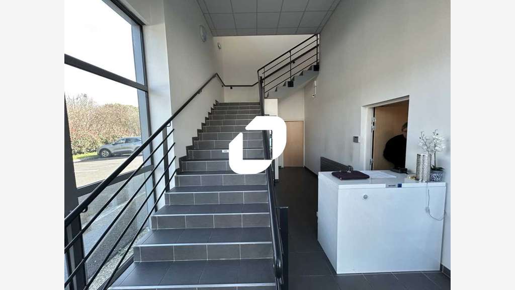A louer Local d'activité 236m² Tigery