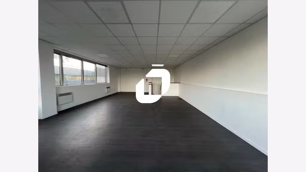 A louer Local d'activité 2406m² Tigery