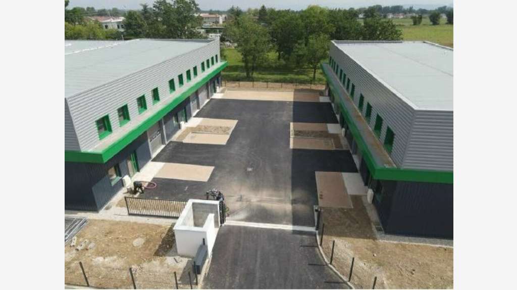 Local neuf 460m² divis.à louer à Tignieu-Jameyzieu
